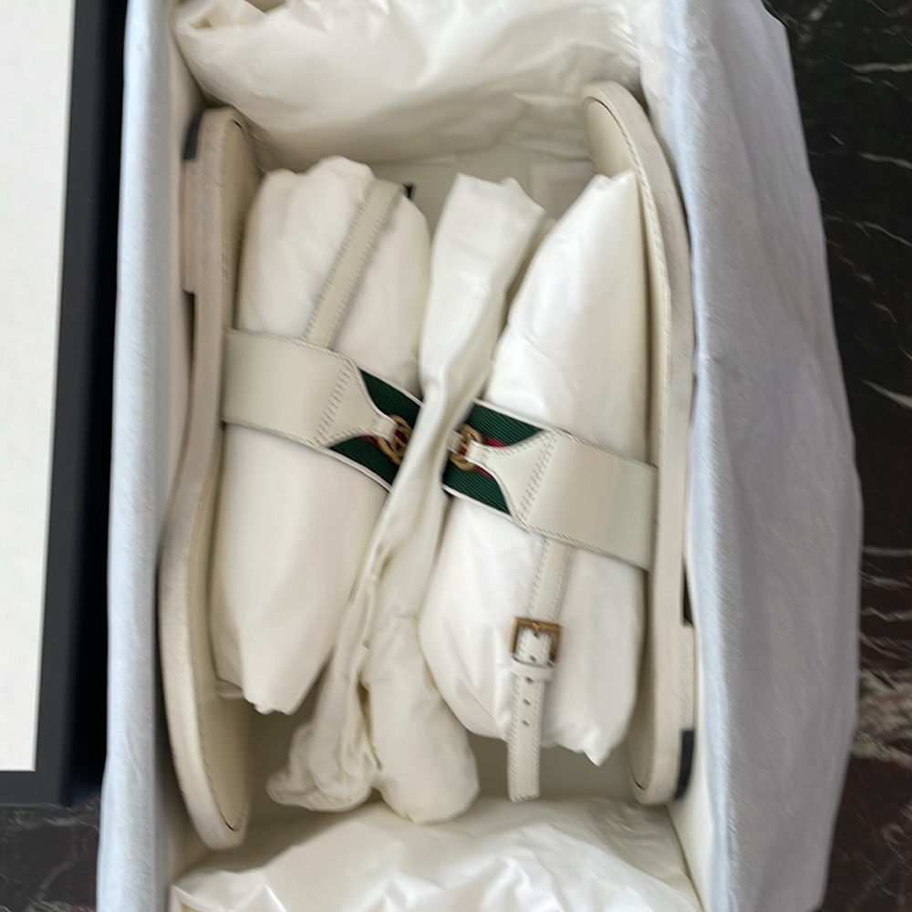 Authentic Gucci Sandals - Picture 15 of 15